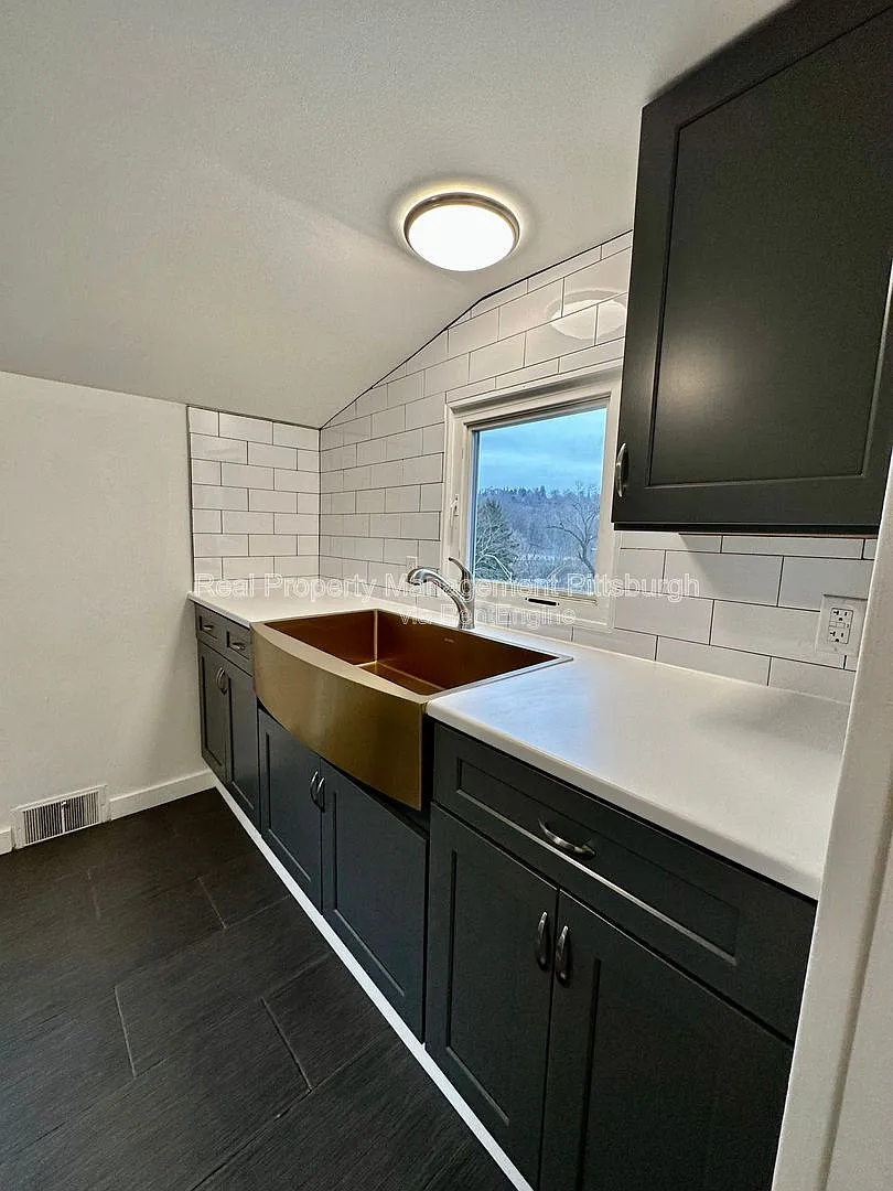 2 bed, 1.0 bath, 840 sqft, $1,275 — Photo 3