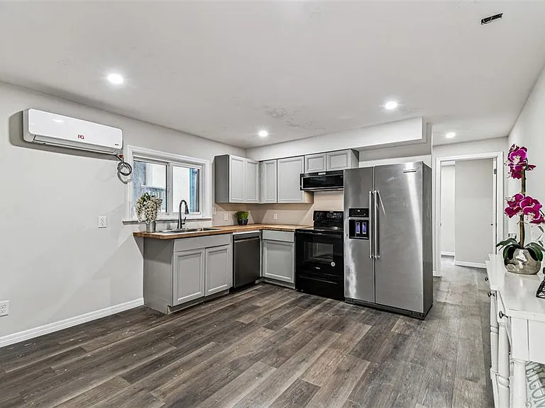 1006 E 26th Ave #1 — Photo 32