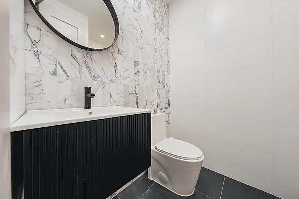 Rented by Space Link Realty | media 7