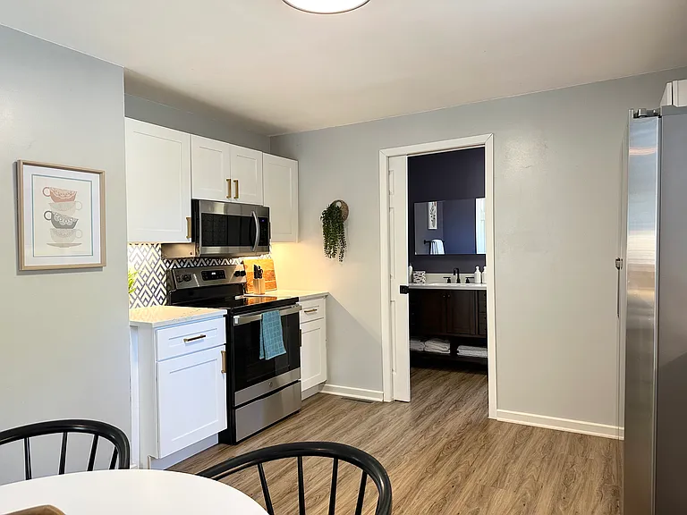 2468 N Wauwatosa Ave — Photo 7