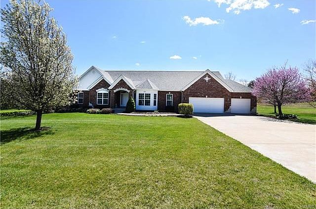 Welcome to 28 Raven Ct!