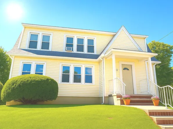 8 Smith Street, Danbury, CT 06810