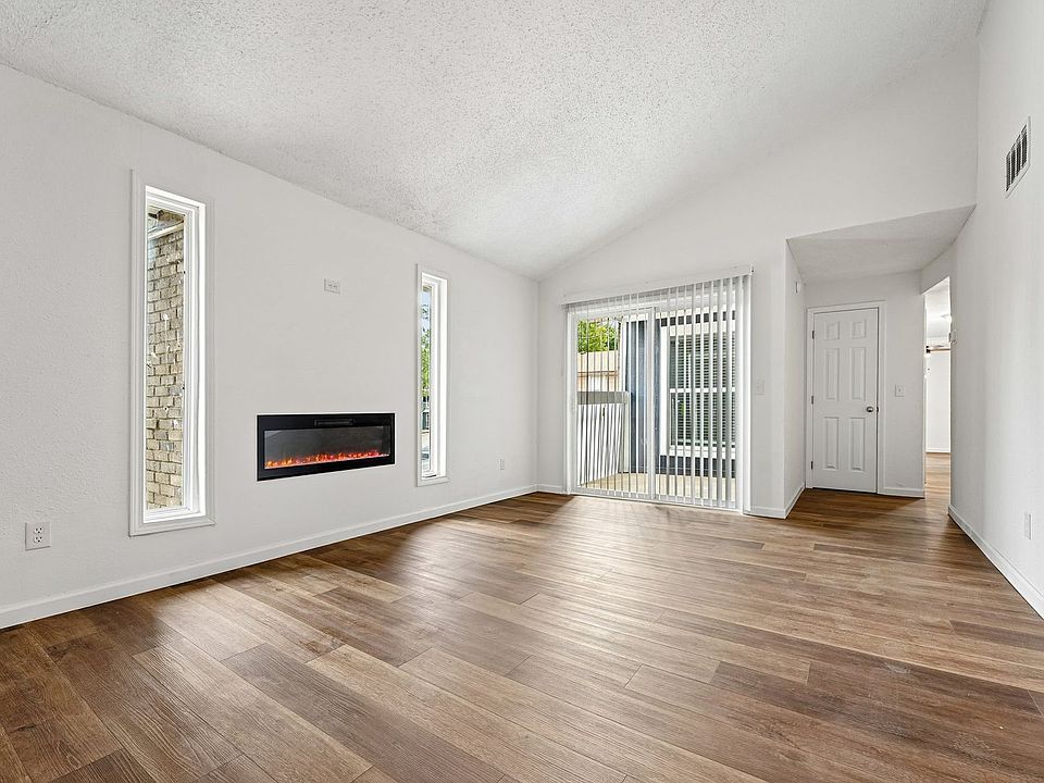 1st image of 1900 N Rockwell Ave #1914-227