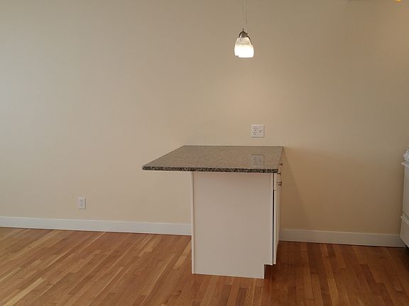3rd image of 1639 N Farwell Ave APT 205