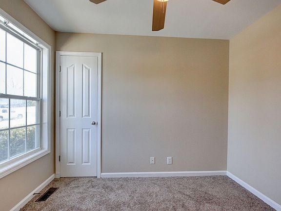 4th image of 1046 Red Apple Ct