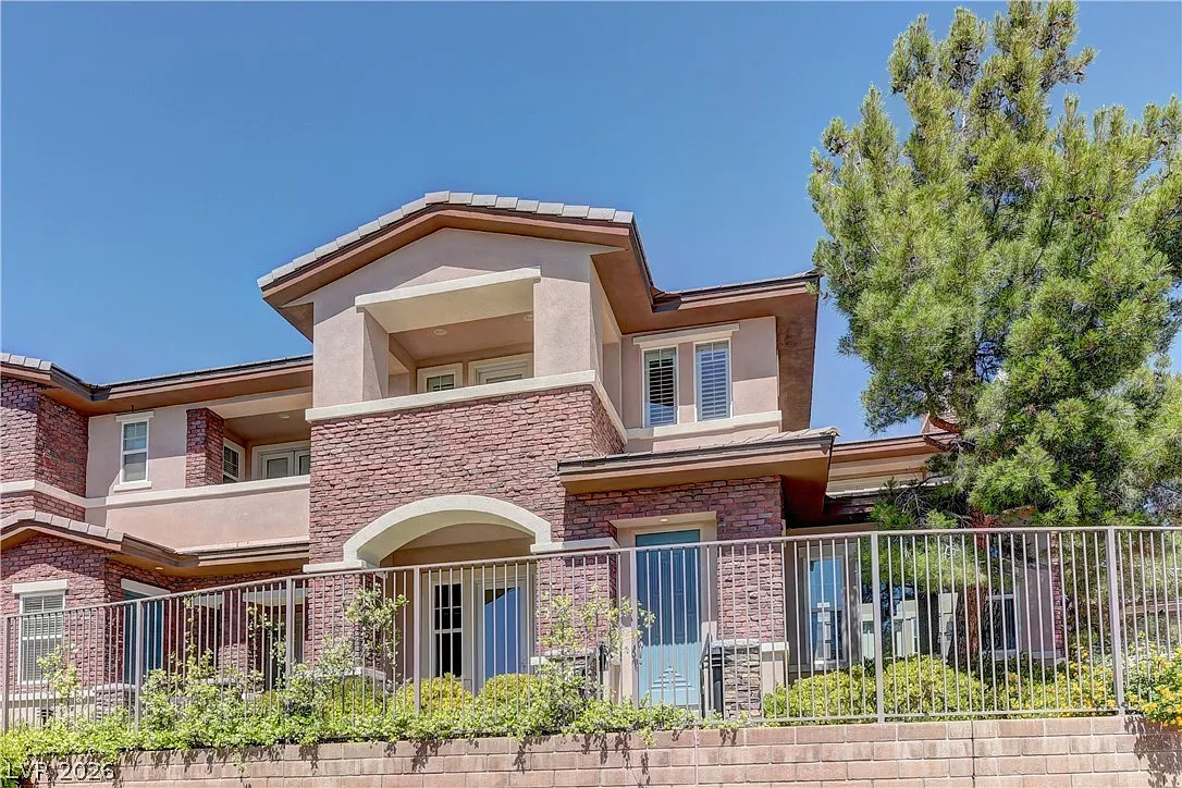 3 bed, 2.5 bath, 2985 sqft, $6,000 — Photo 1