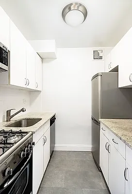 Rented by Buchbinder & Warren | media 3