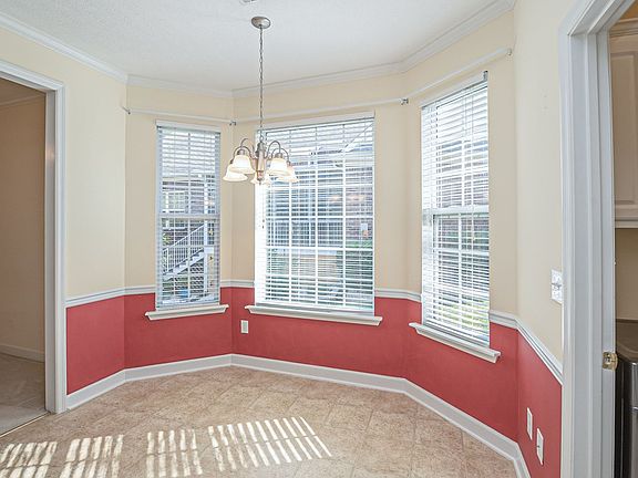4th image of 121 Bainbridge Dr