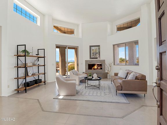 4th image of 3475 N Country Club Vista Cir