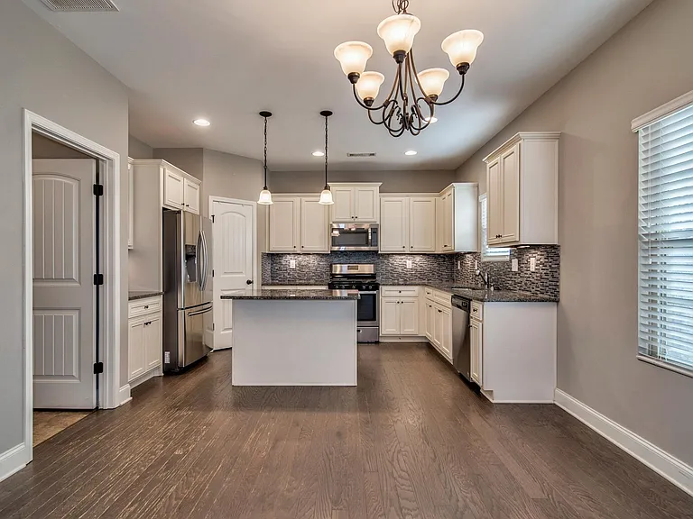 4914 Whisper Creek Ct SW — Photo 14