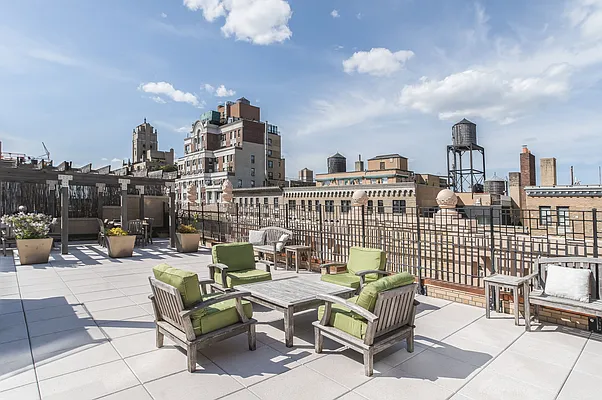 Sold by Compass | media 10