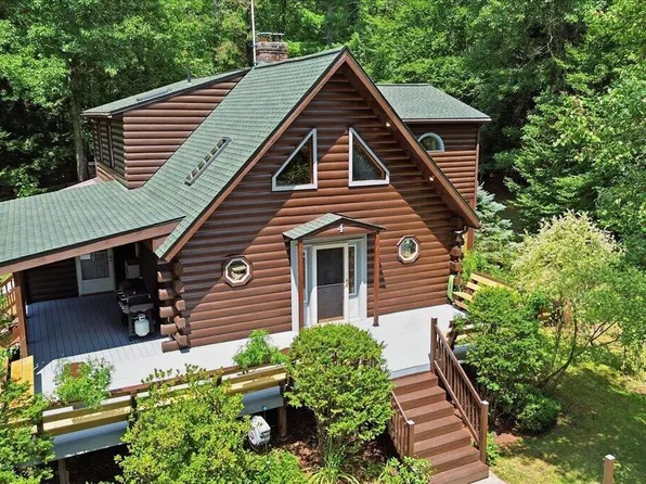 4 Treehouse Lane, Queensbury, NY 12804