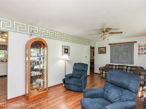 3rd image of 701 S Buxton St