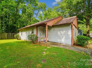 6813 N Ridge Ct, Charlotte, NC 28215