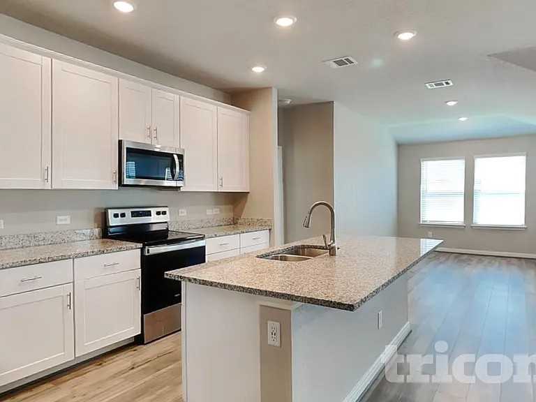 13542 Paxton Blvd — Photo 4