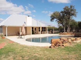 207 N Cowal Dr, Spicewood, TX 78669