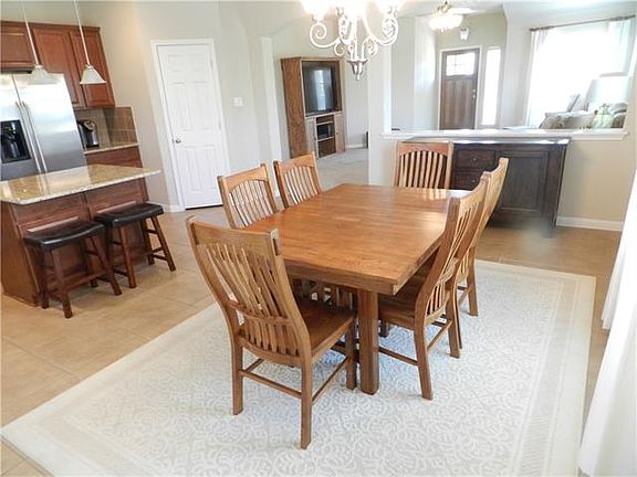 5th image of 817 Abbeyglen Castle Dr