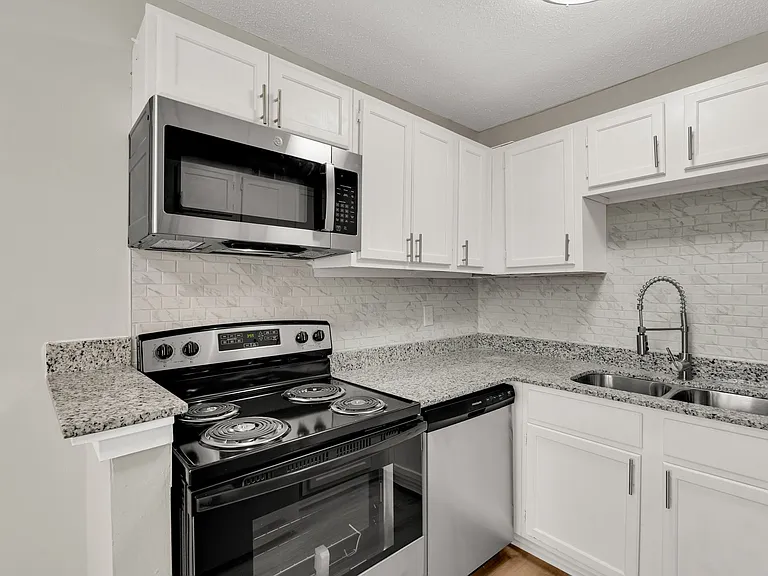 The Oaklyn — Photo 11