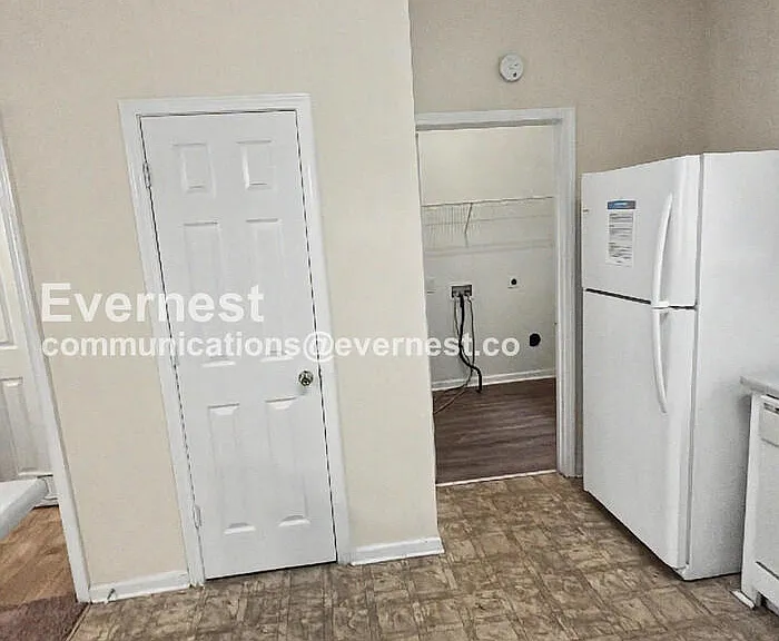 6699 Sunset Hills Blvd — Photo 6