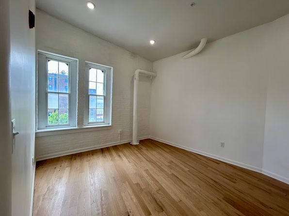 155 River St