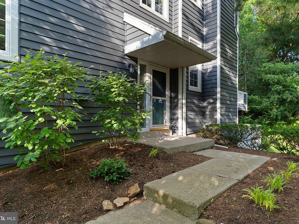 1st image of 113 Whistling Swan Ln