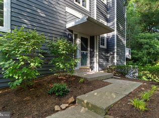 113 Whistling Swan Ln, Downingtown, PA 19335