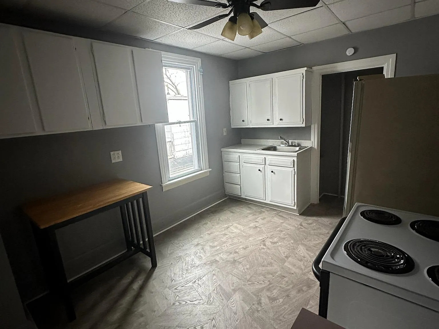 3 bed, 1200 sqft, $1,350 — Photo 4