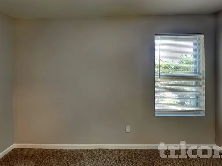 1195 Thanet St SW — Photo 13
