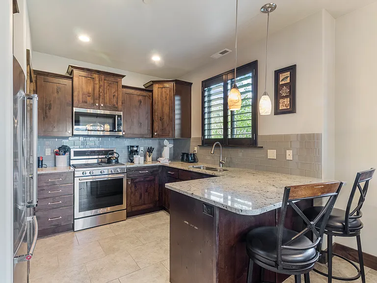 Kitchen / Dining