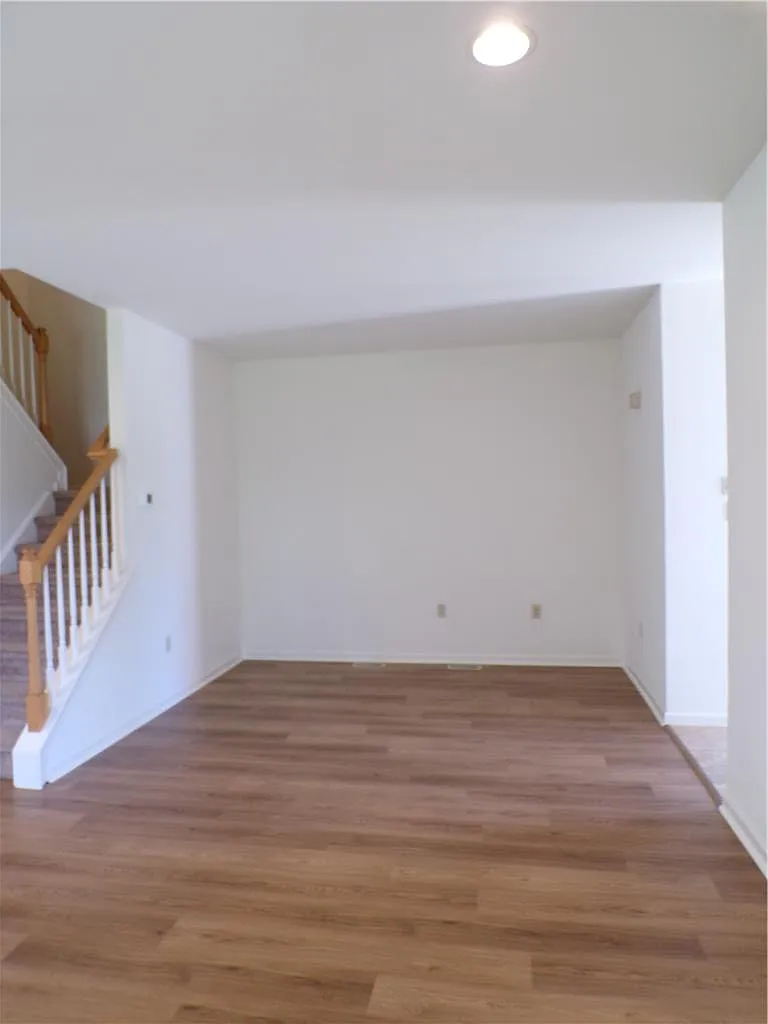 3 bed, 2.5 bath, 1908 sqft, $2,450 — Photo 3