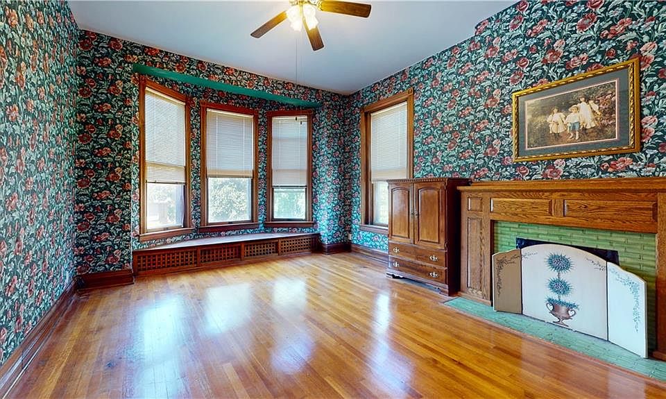 25th image of 537 N 8th St