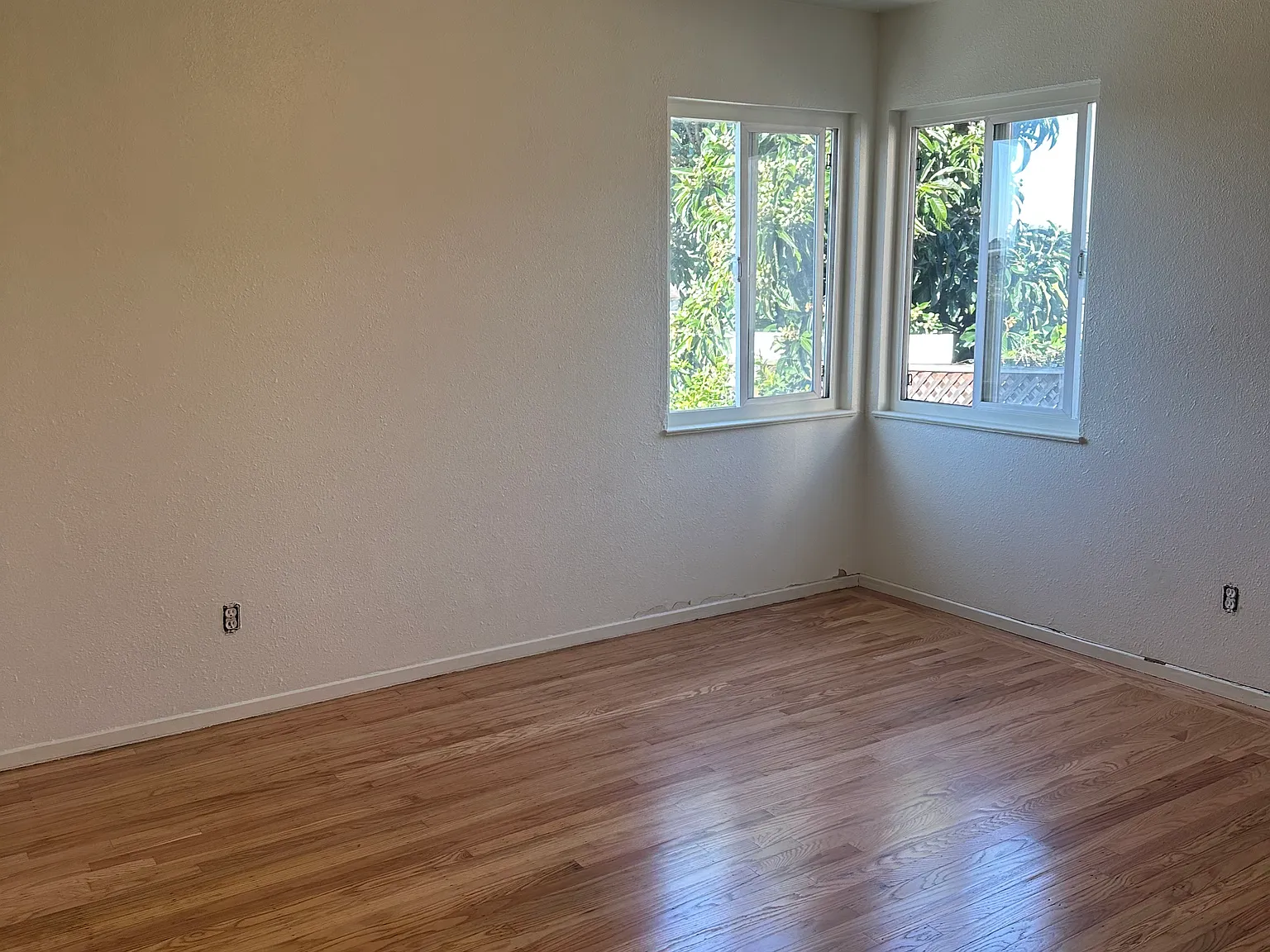 2 bed, 1000 sqft, $2,600 — Photo 3
