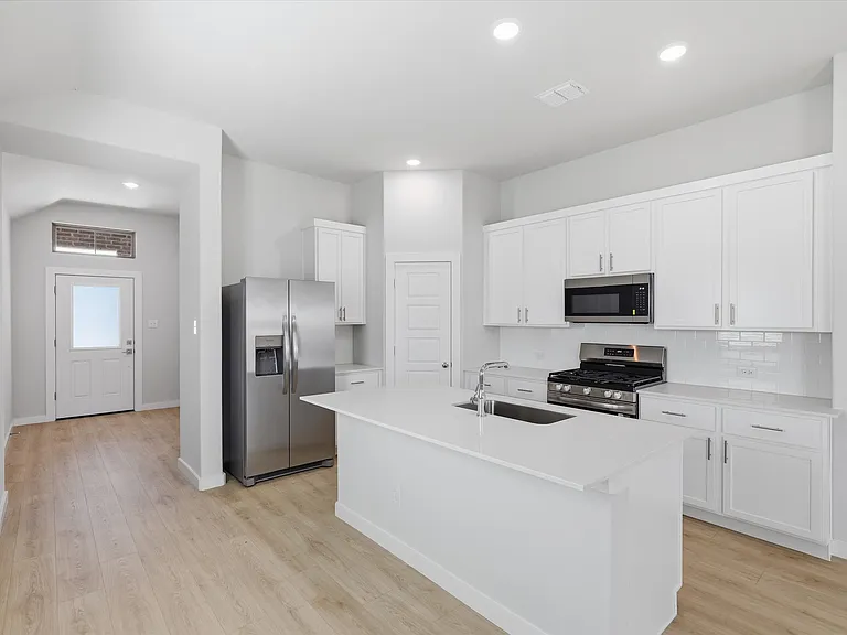 508 Green Grass Dr — Photo 5