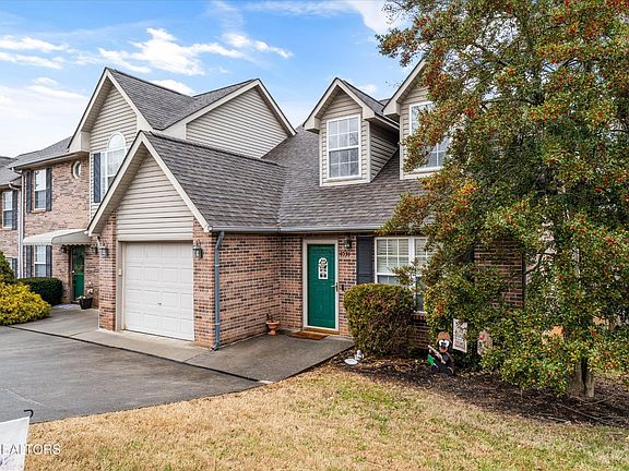 3rd image of 1031 Silver Creek Ln