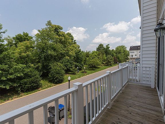 5th image of 7036 Little Thames Dr