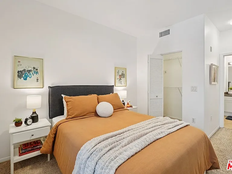 100 S Alameda St #150 — Photo 19