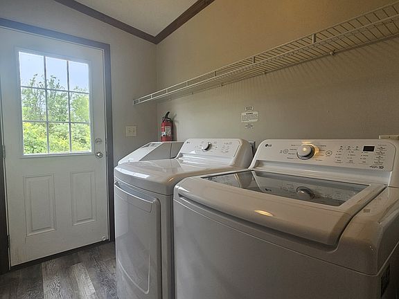 3rd image of 6355 Kingsway Dr #243