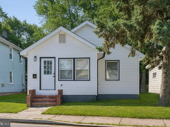 111 Oak St, Dundalk, MD 21222