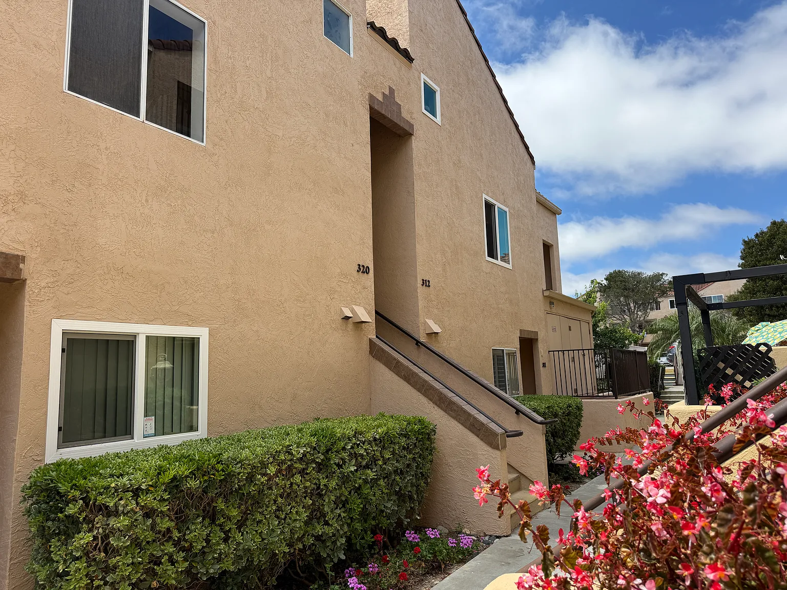 2 bed, 1080 sqft, $3,550 — Photo 3