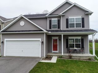 89 Rangers Ct, Rochester, NY 14612