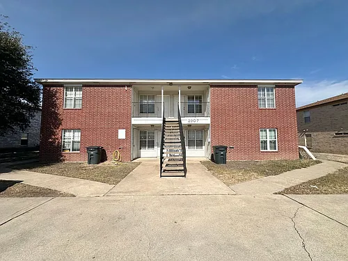 2907 Cantabrian Dr Photo 1