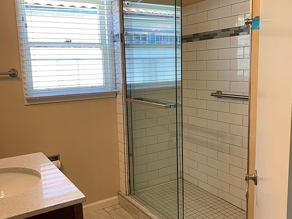 5th image of 1640 Scenic Ave #3