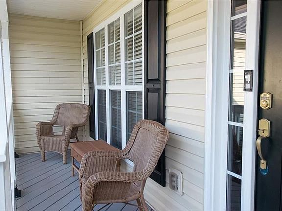 3rd image of 75 Oak Ridge Ct
