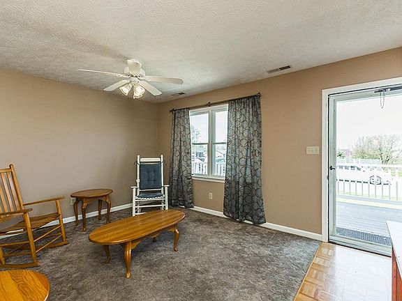 5th image of 1104 Orchard Dr