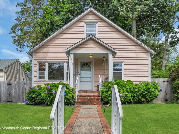 1301 Laurel Ave