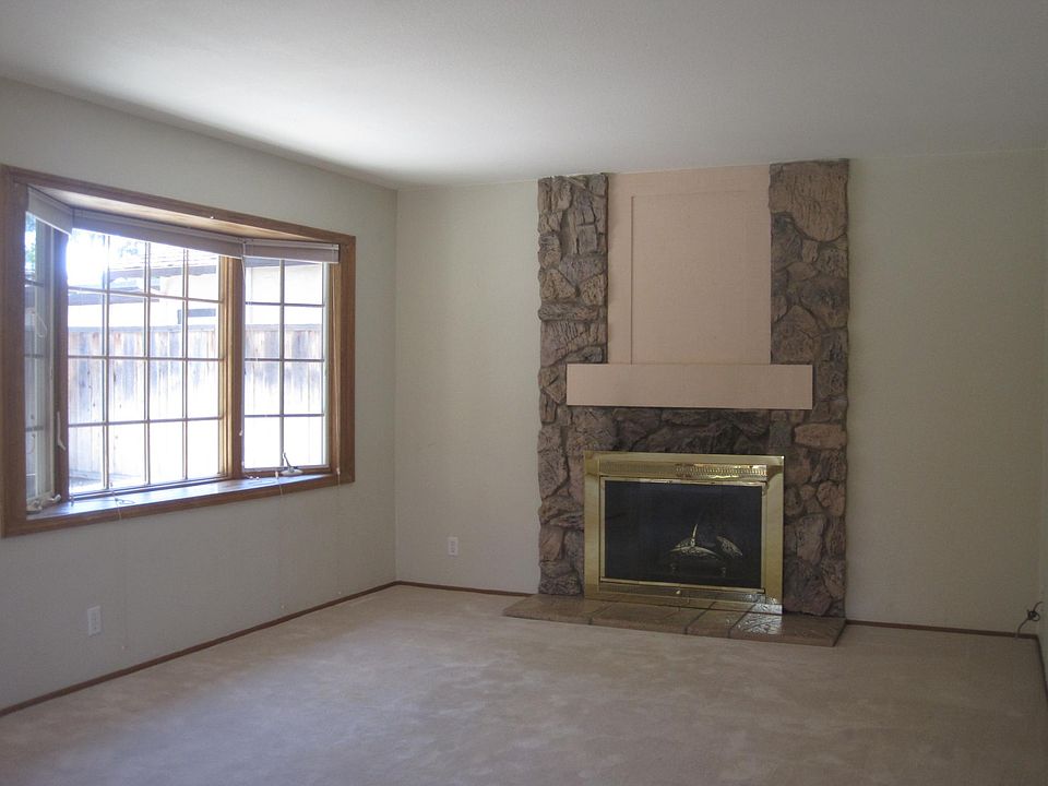 1st image of 19377 Greenwood Cir