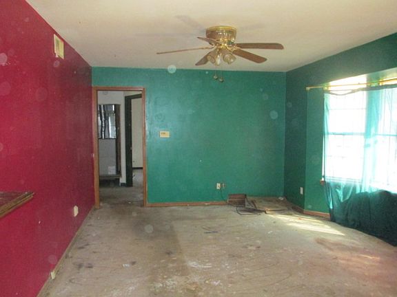 4th image of 4801 S Broadway Pl
