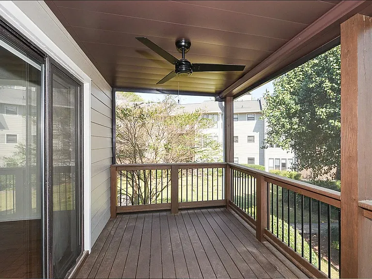 307 Park Ridge Cir #307 — Photo 16