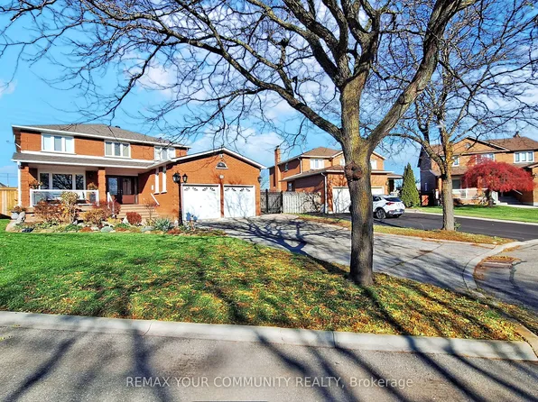 10 Hollyburn Ct, Vaughan, ON L4L 6G2