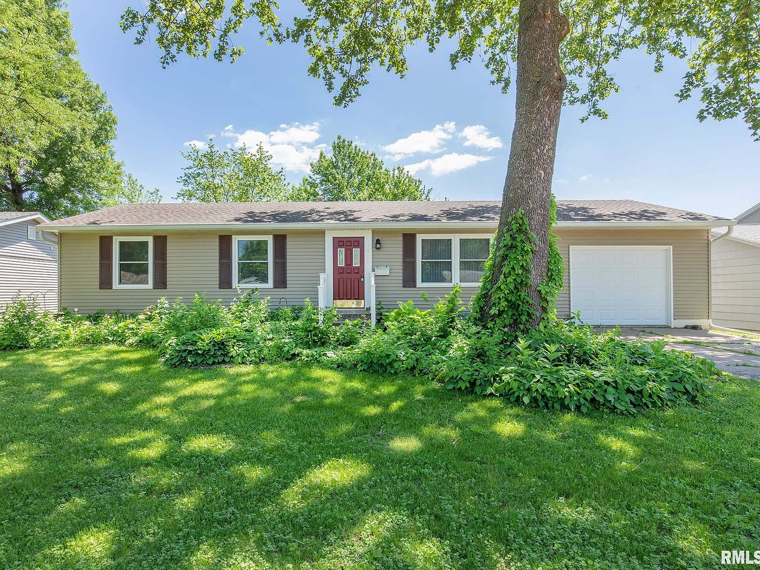 1405 11th St, Silvis, IL 61282 Zillow